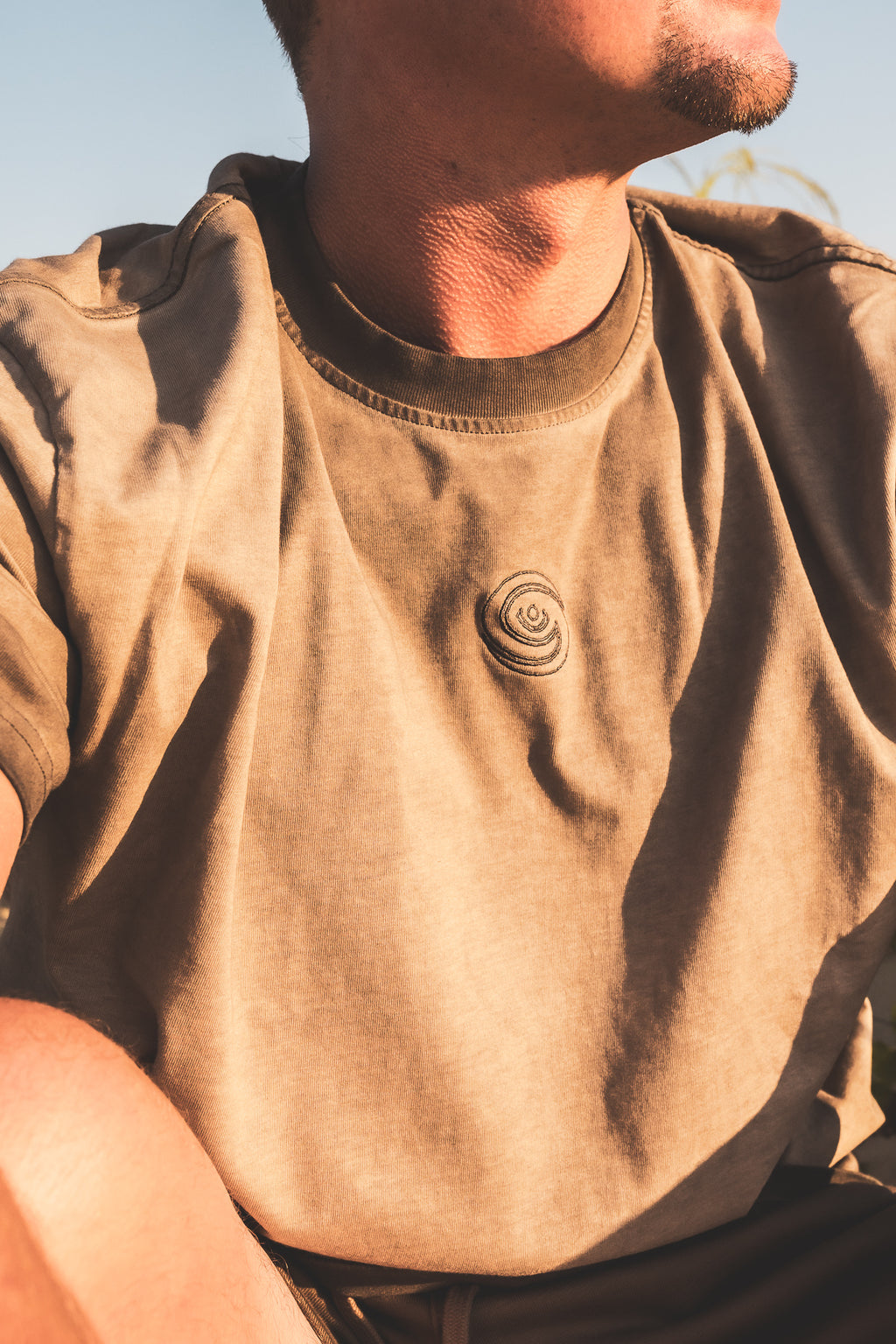 OMBRÉ TEE: DUNE