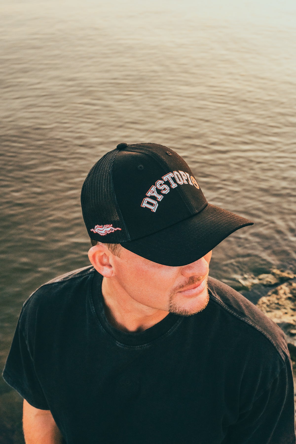 OMBRÉ TEE: BLACK