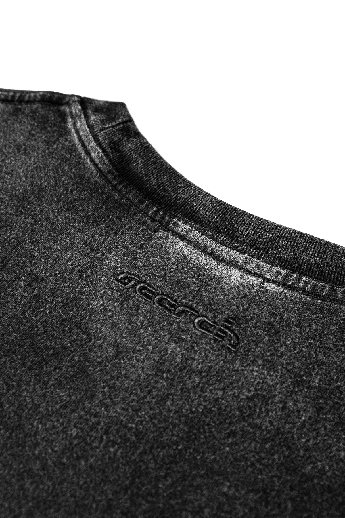 OMBRÉ TEE: BLACK
