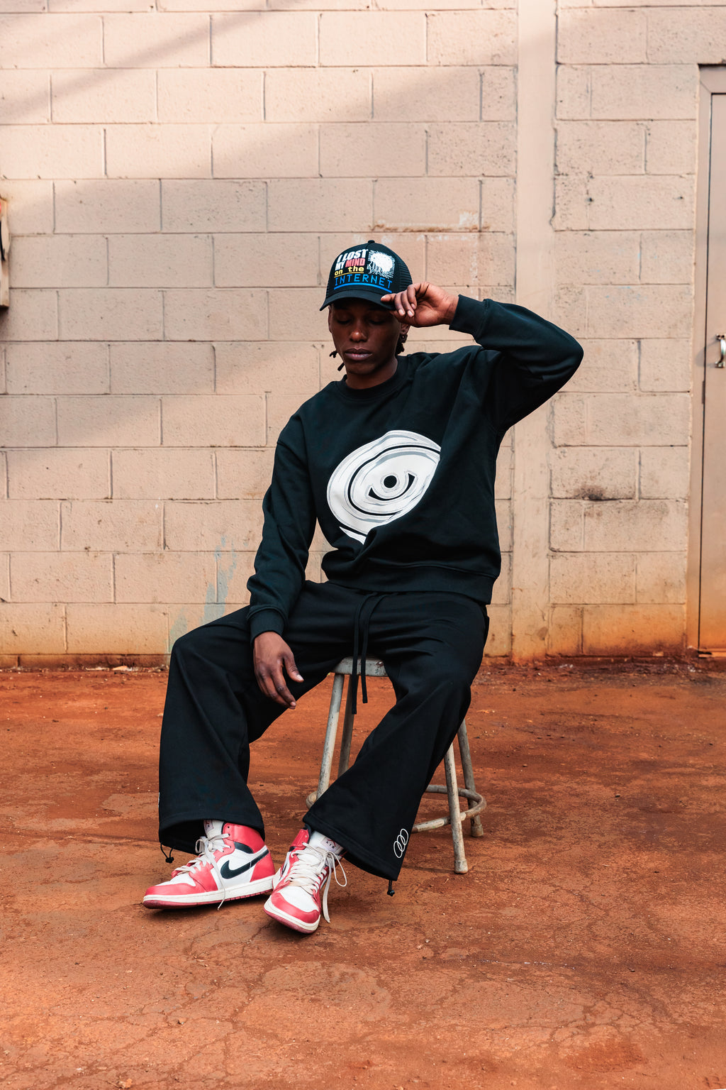 GLITCH CREWNECK