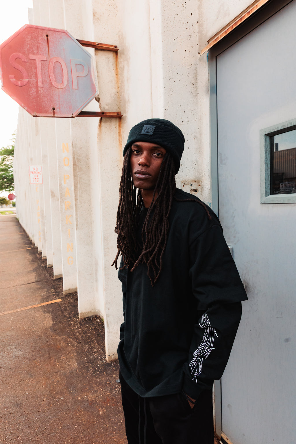 EYE LOGO BEANIE: BLACK